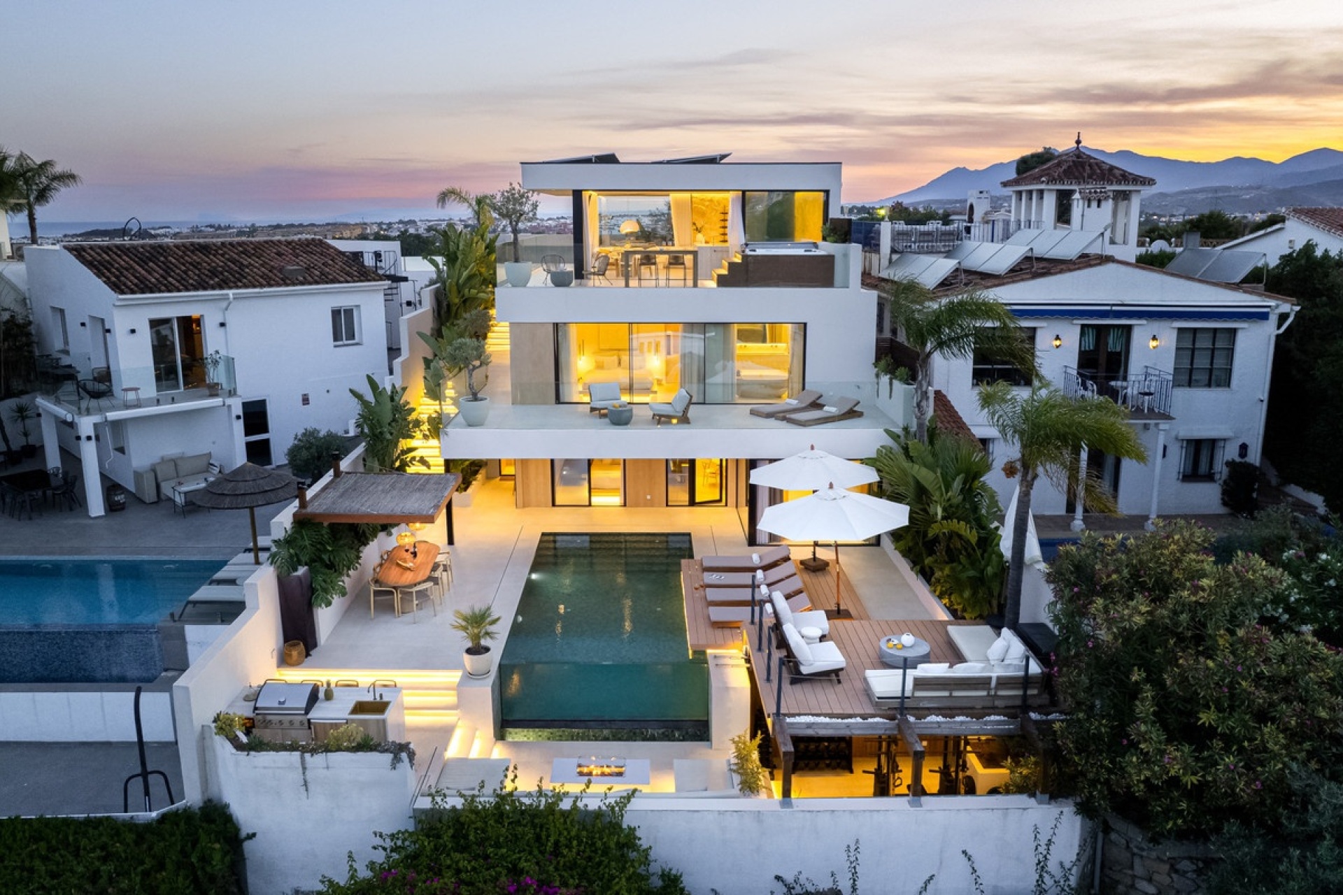 Resale - Villa - Marbella - Nueva Andalucía