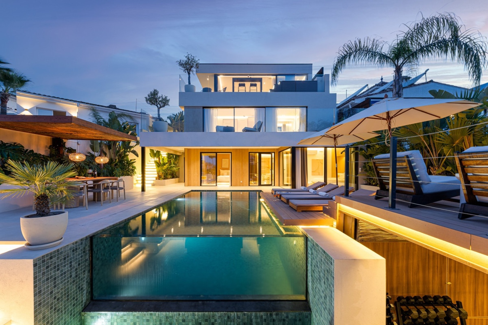 Resale - Villa - Marbella - Nueva Andalucía