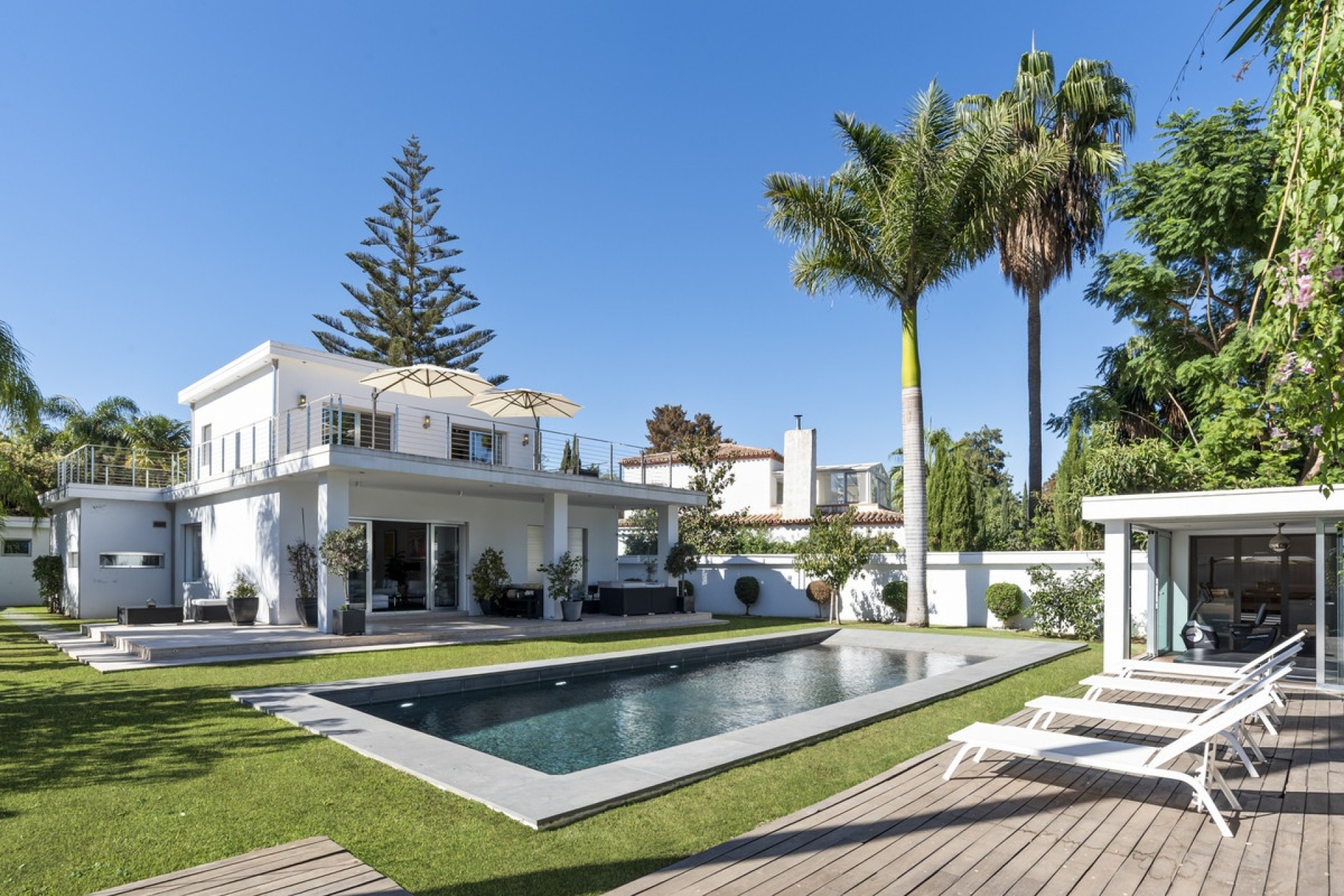 Resale - Villa - Marbella - Nueva Andalucía