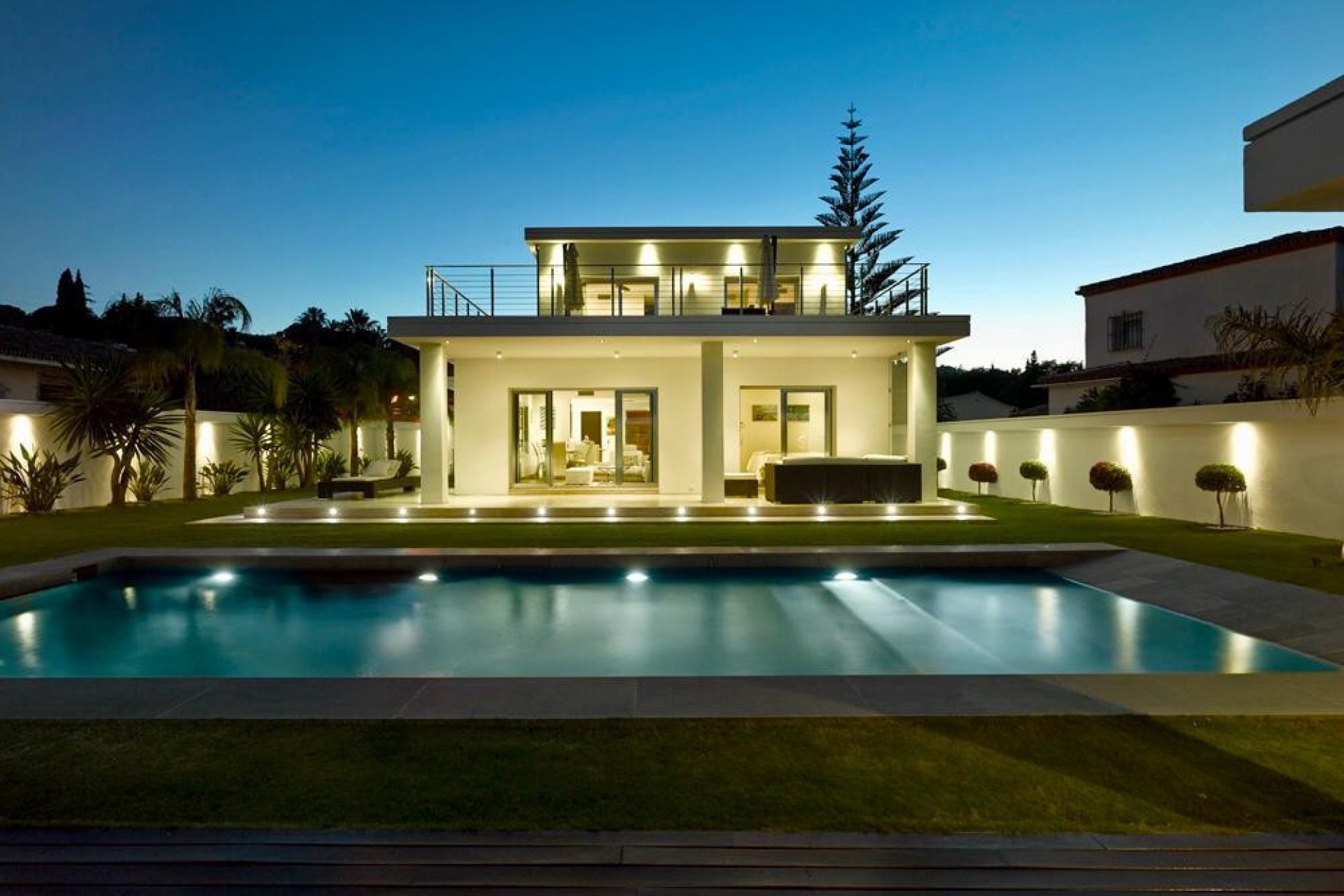 Resale - Villa - Marbella - Nueva Andalucía