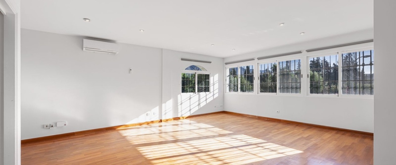 Resale - Villa - Marbella - Nueva Andalucía
