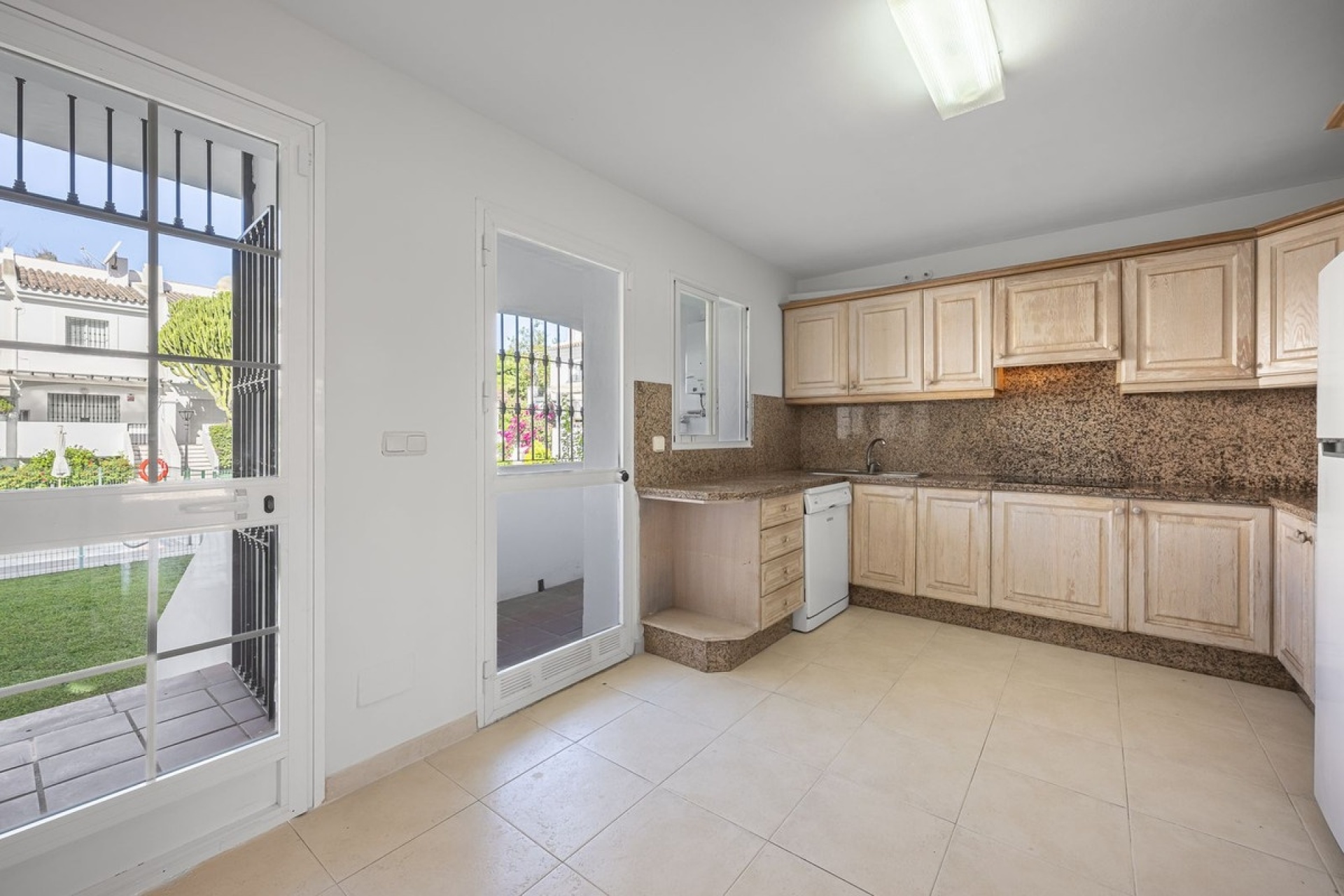 Resale - Villa - Marbella - Nueva Andalucía