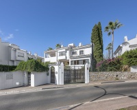Resale - Villa - Marbella - Nueva Andalucía