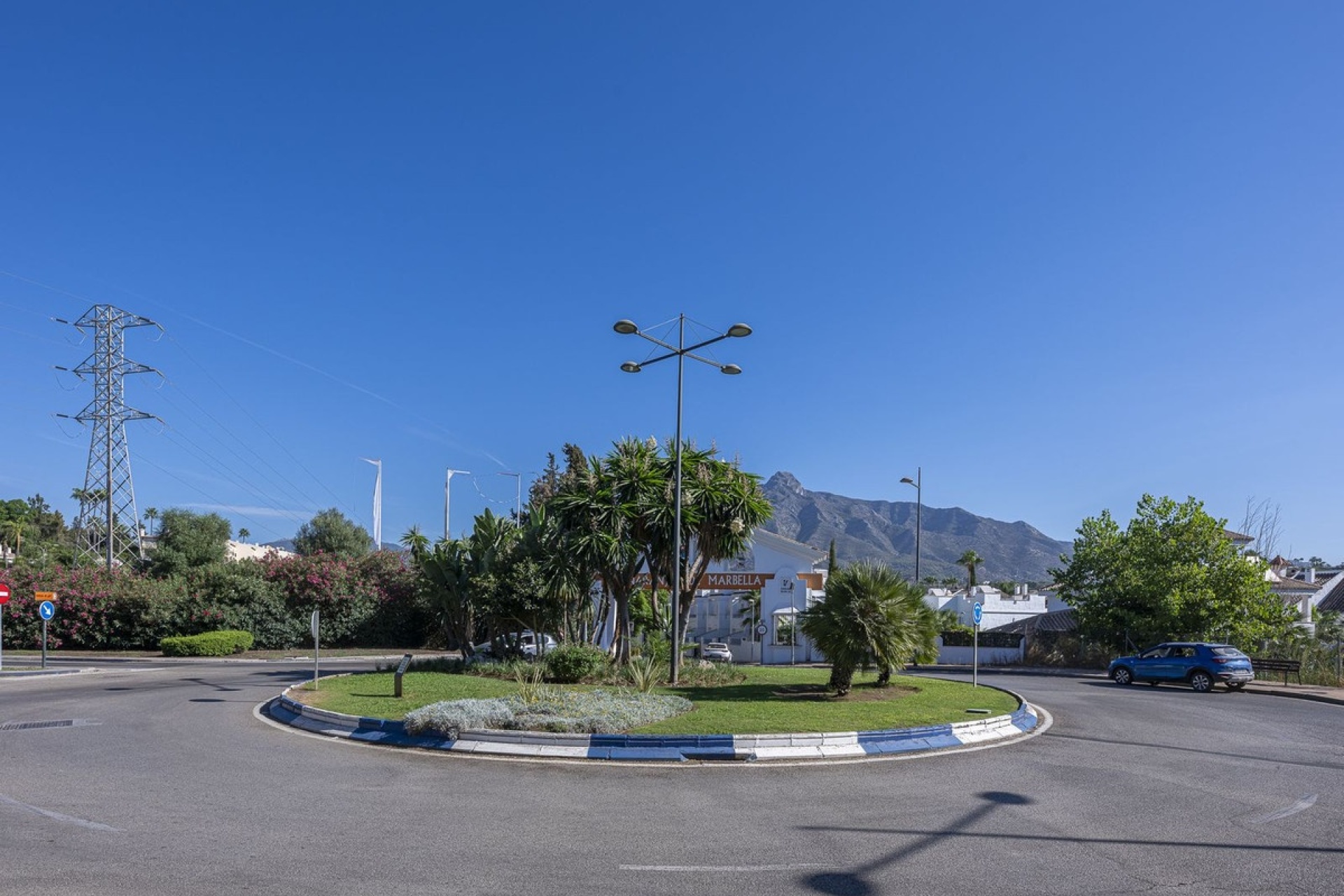 Resale - Villa - Marbella - Nueva Andalucía