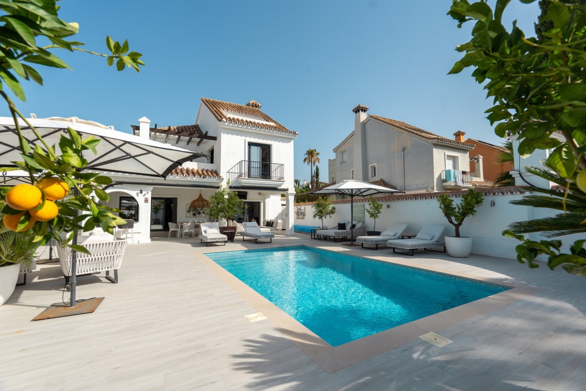 Resale - Villa - Marbella - Nueva Andalucía