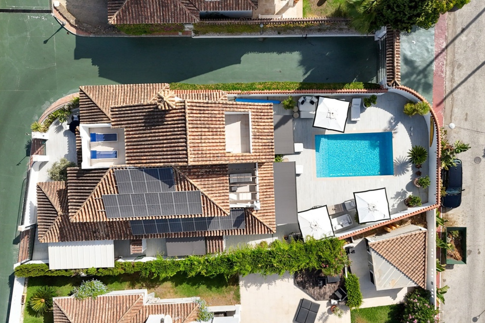 Resale - Villa - Marbella - Nueva Andalucía
