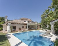 Resale - Villa - Marbella - Nueva Andalucía