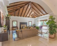 Resale - Villa - Marbella - Nueva Andalucía