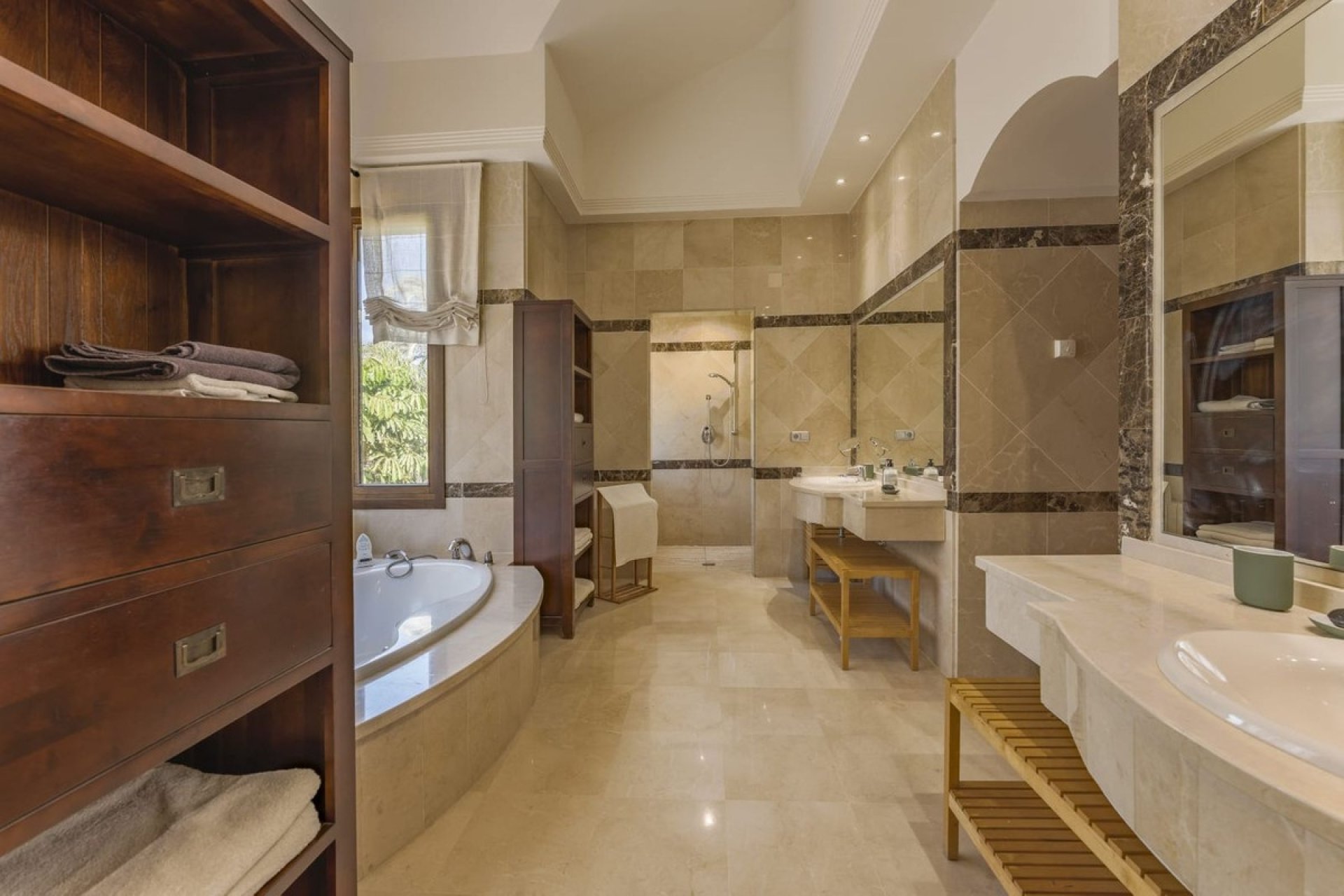 Resale - Villa - Marbella - Nueva Andalucía