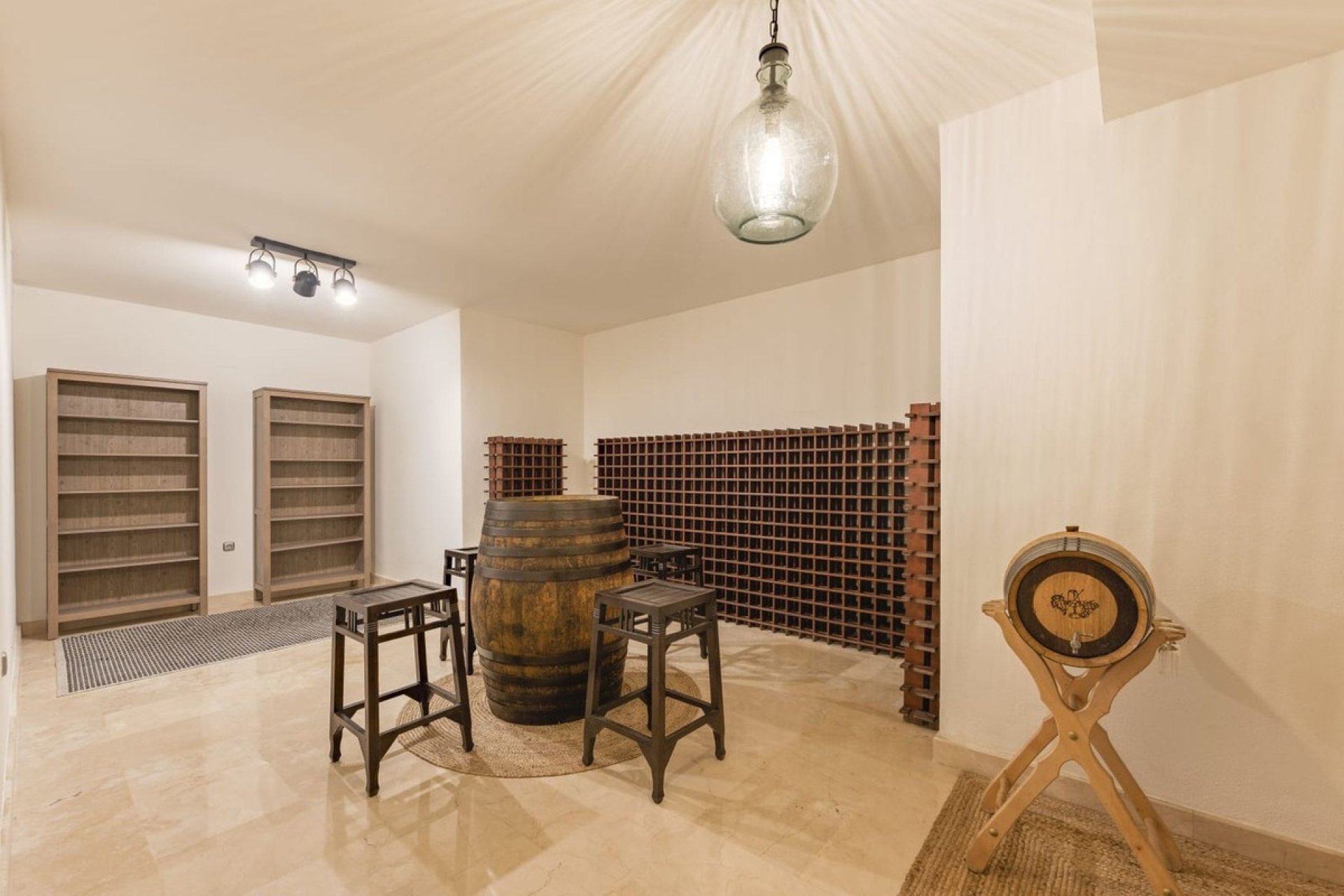 Resale - Villa - Marbella - Nueva Andalucía