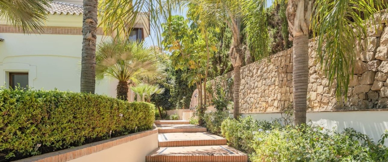 Resale - Villa - Marbella - Nueva Andalucía