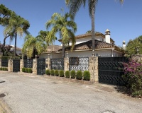 Resale - Villa - Marbella - Nueva Andalucía
