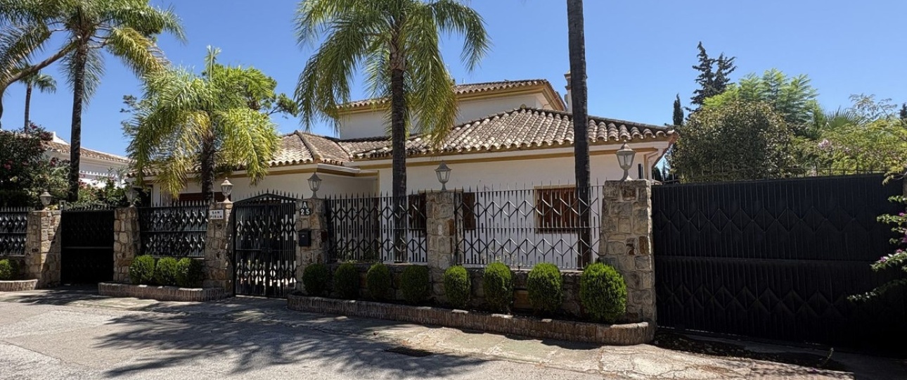 Resale - Villa - Marbella - Nueva Andalucía