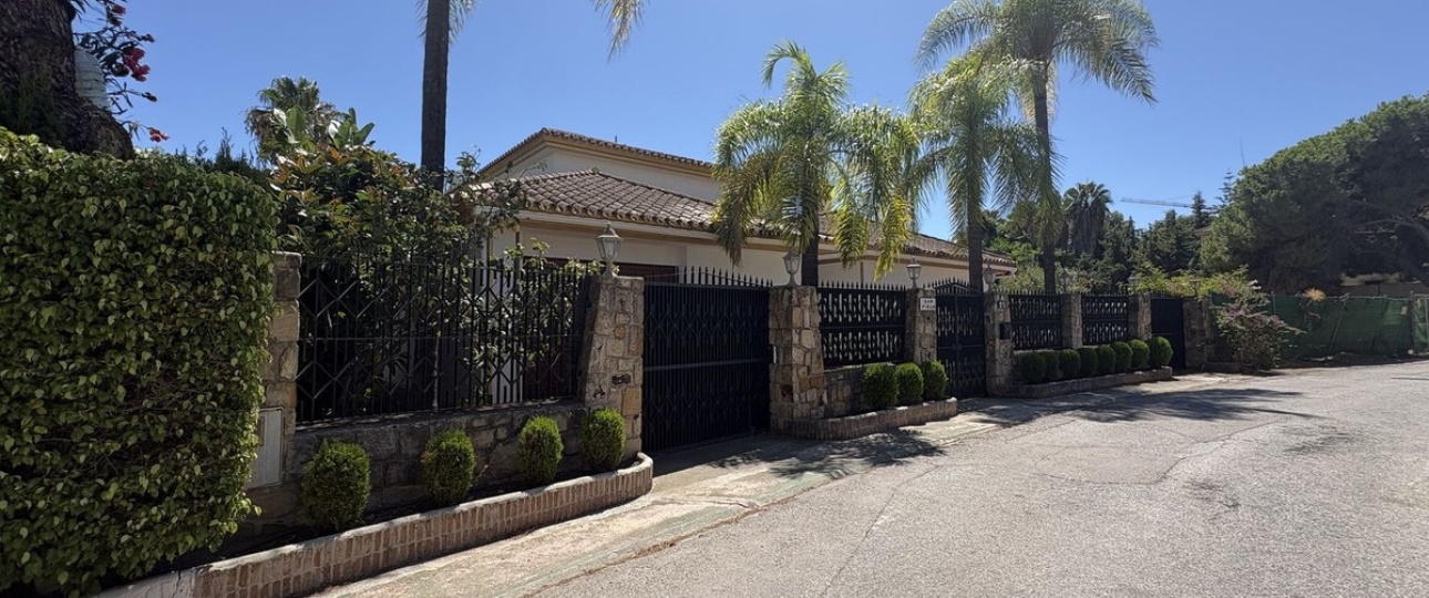 Resale - Villa - Marbella - Nueva Andalucía