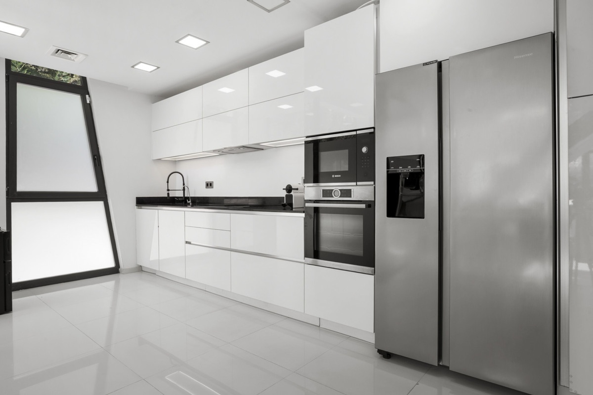 Resale - Villa - Marbella - Nueva Andalucía
