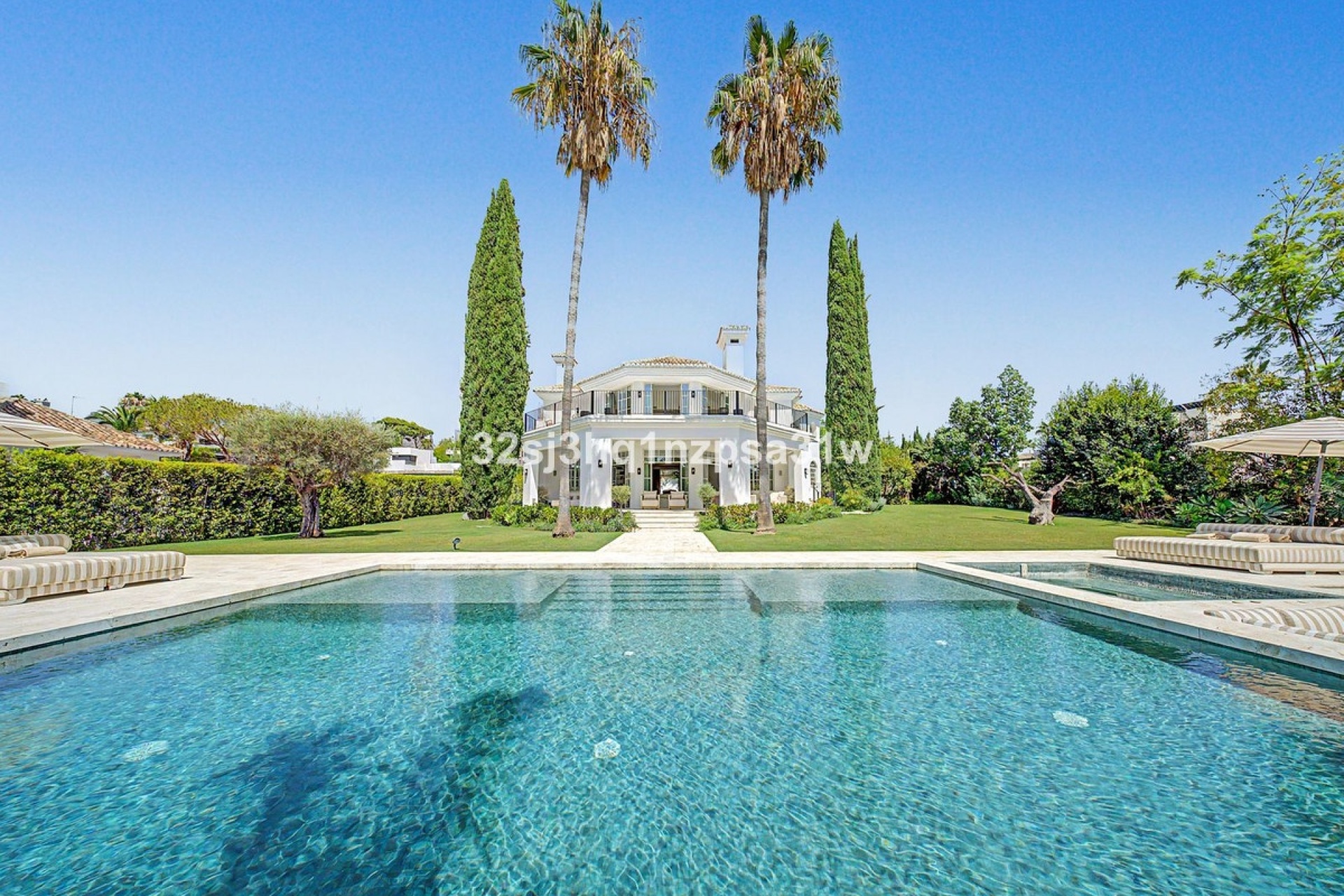 Resale - Villa - Marbella - Nueva Andalucía