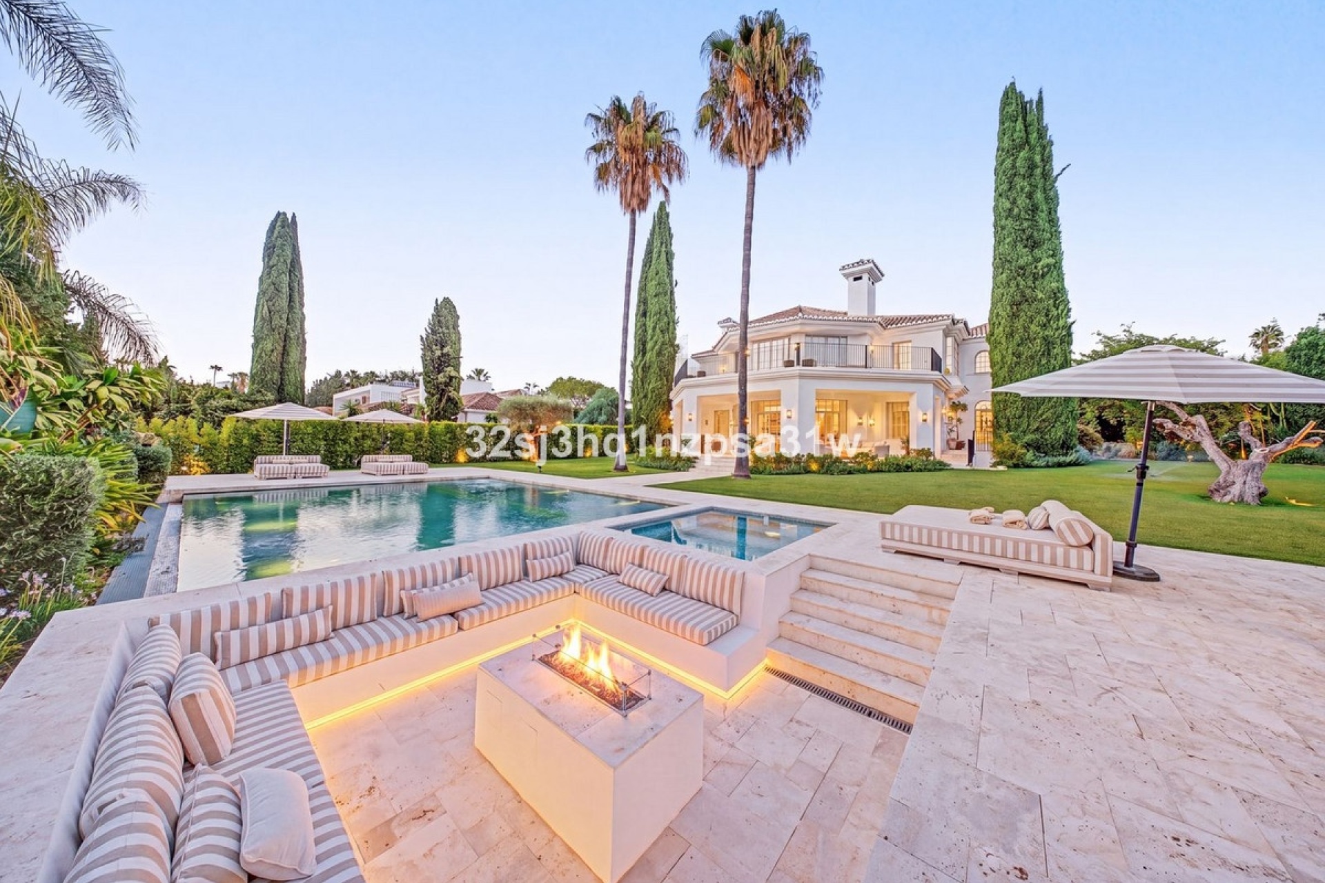 Resale - Villa - Marbella - Nueva Andalucía