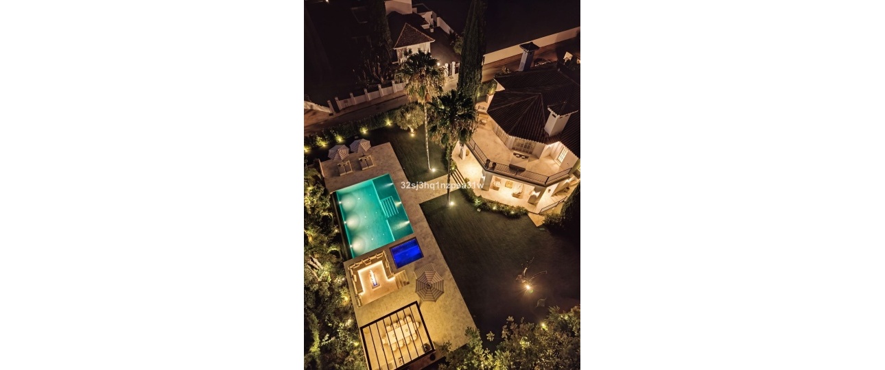 Resale - Villa - Marbella - Nueva Andalucía