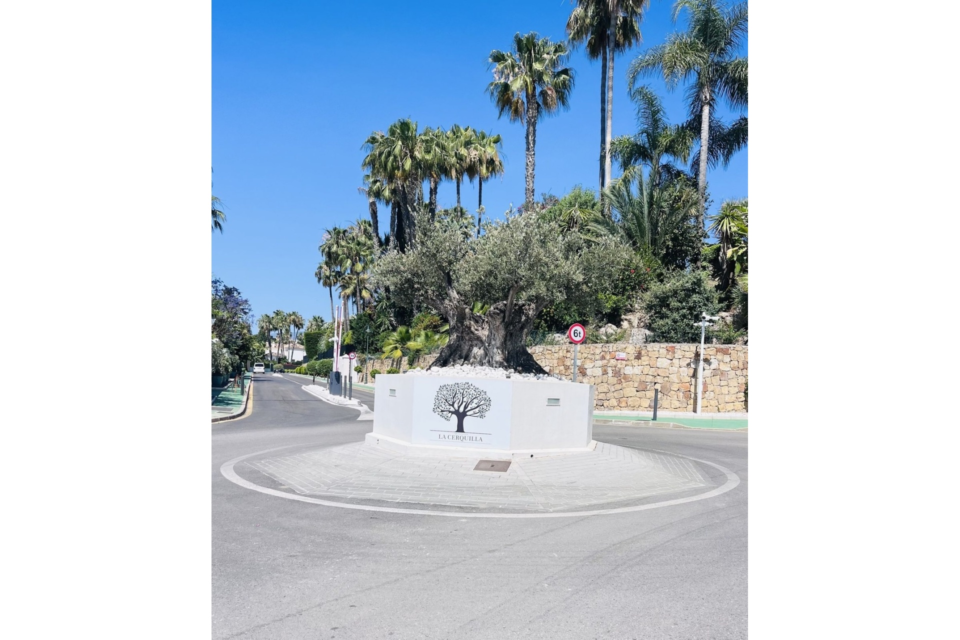 Resale - Villa - Marbella - Nueva Andalucía