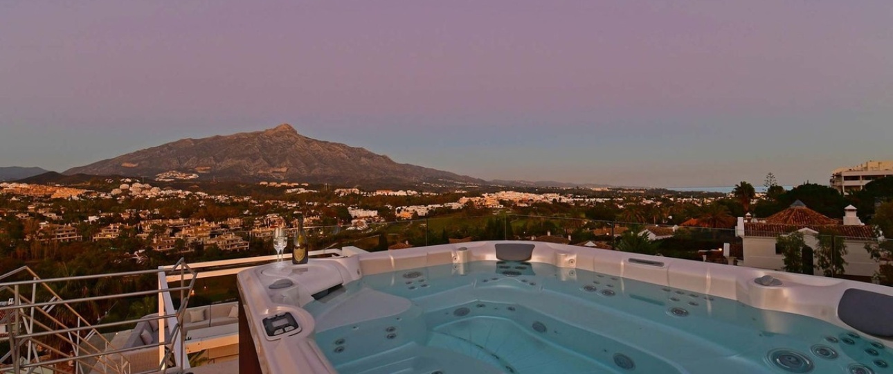 Resale - Villa - Marbella - Nueva Andalucía