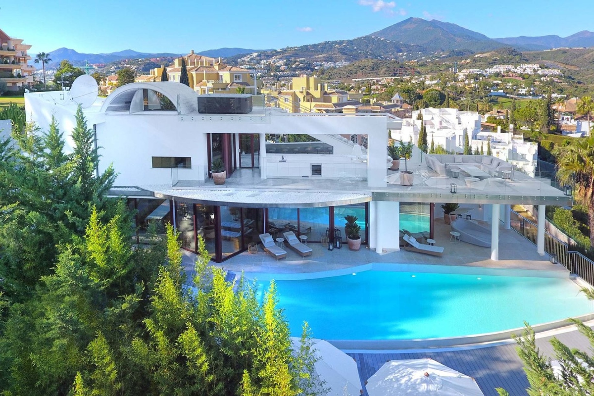 Resale - Villa - Marbella - Nueva Andalucía