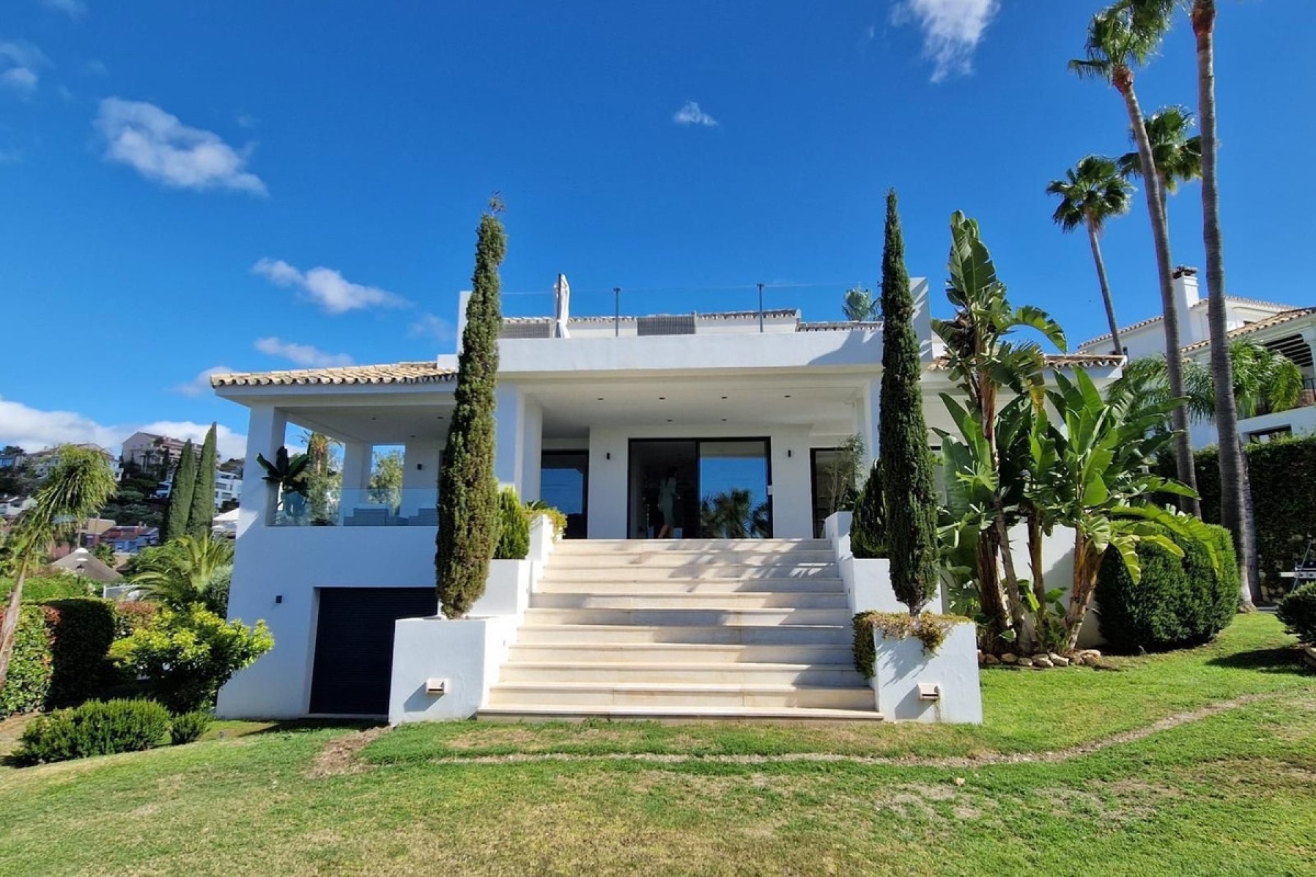 Resale - Villa - Marbella - Nueva Andalucía