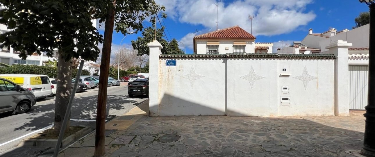 Resale - Villa - Marbella - Nueva Andalucía