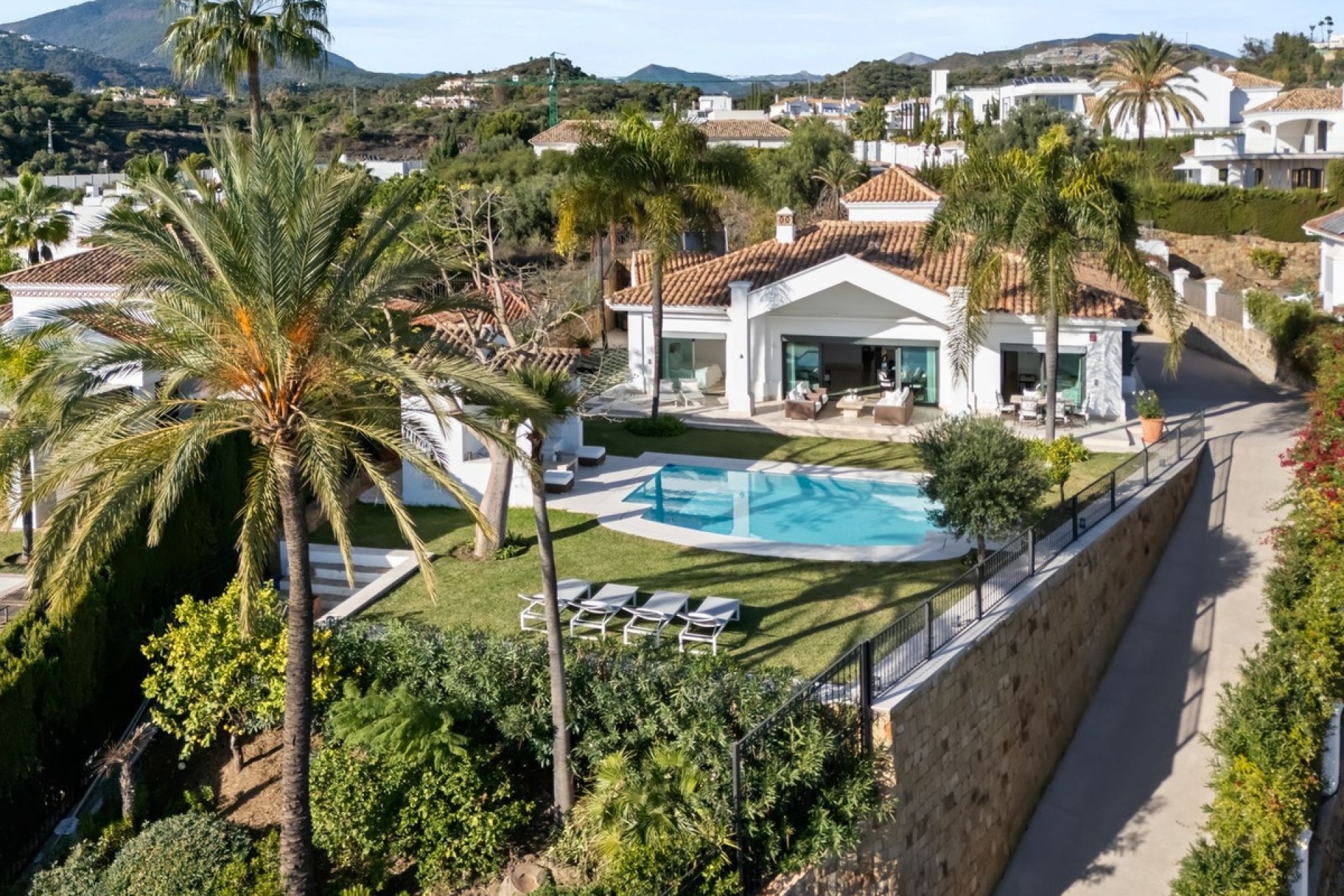 Resale - Villa - Marbella - Nueva Andalucía