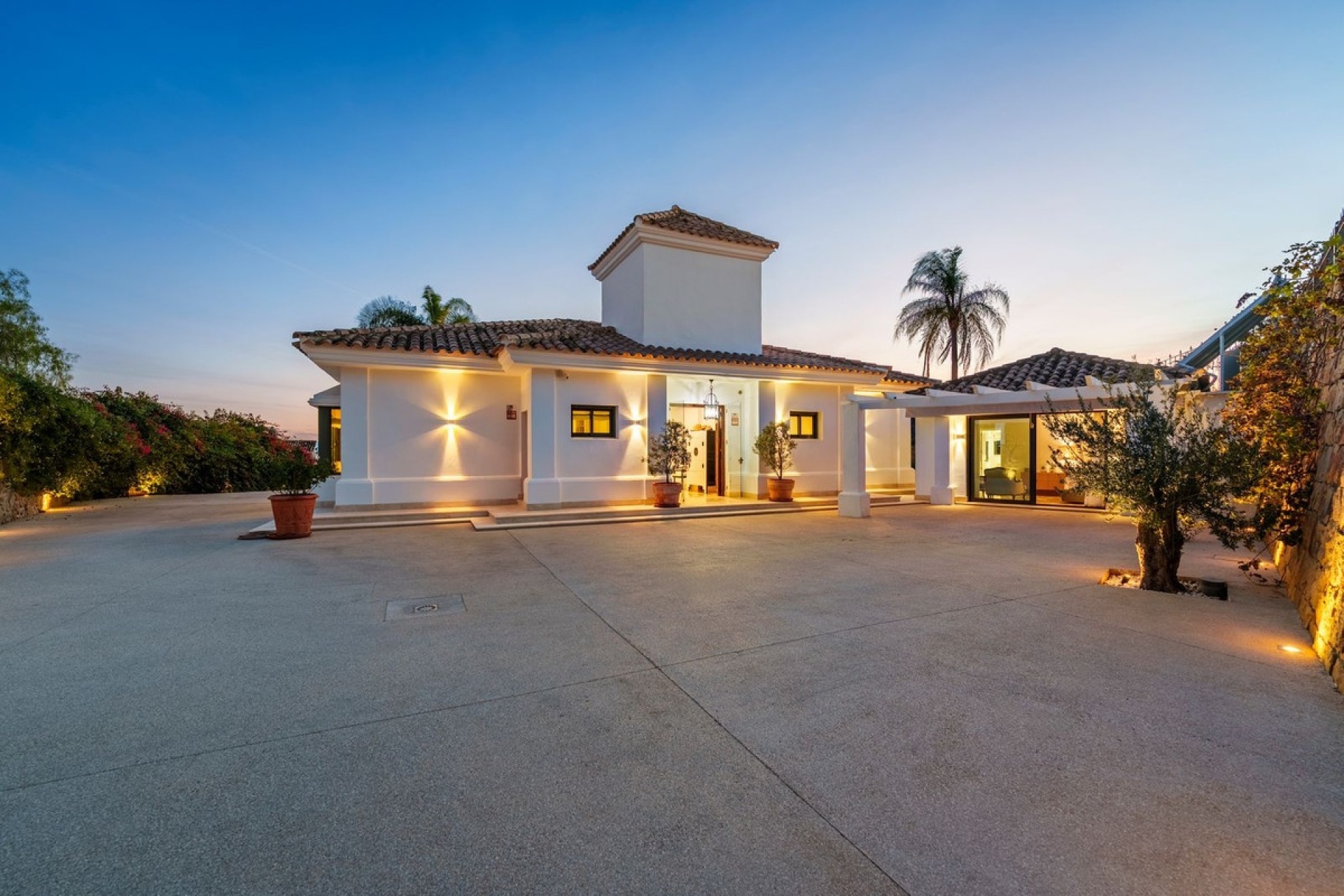Resale - Villa - Marbella - Nueva Andalucía