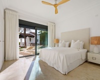 Resale - Villa - Marbella - Nueva Andalucía
