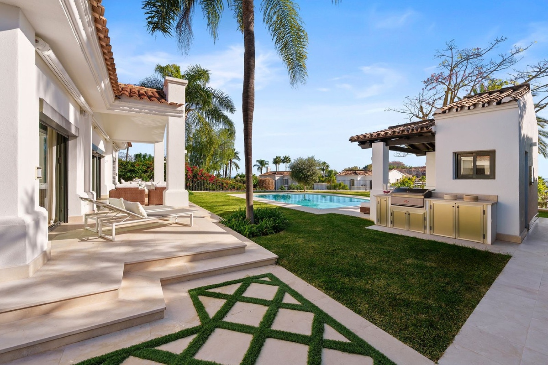 Resale - Villa - Marbella - Nueva Andalucía