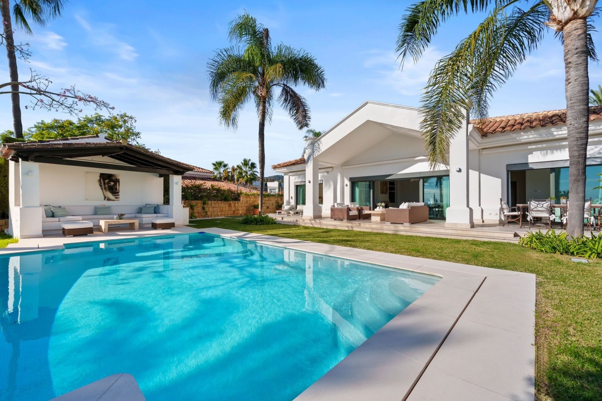 Resale - Villa - Marbella - Nueva Andalucía