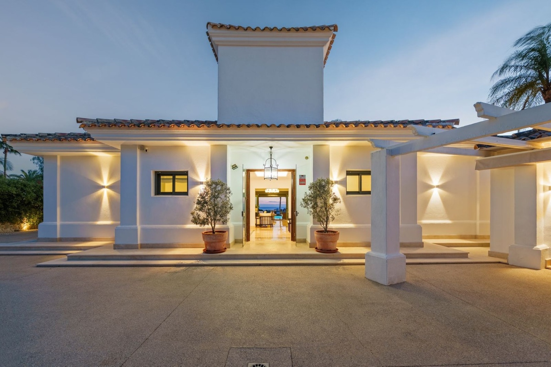 Resale - Villa - Marbella - Nueva Andalucía