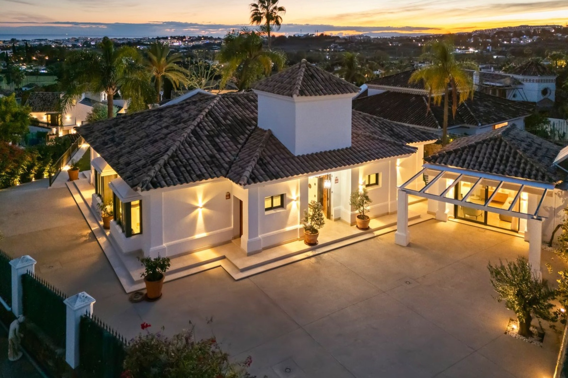Resale - Villa - Marbella - Nueva Andalucía
