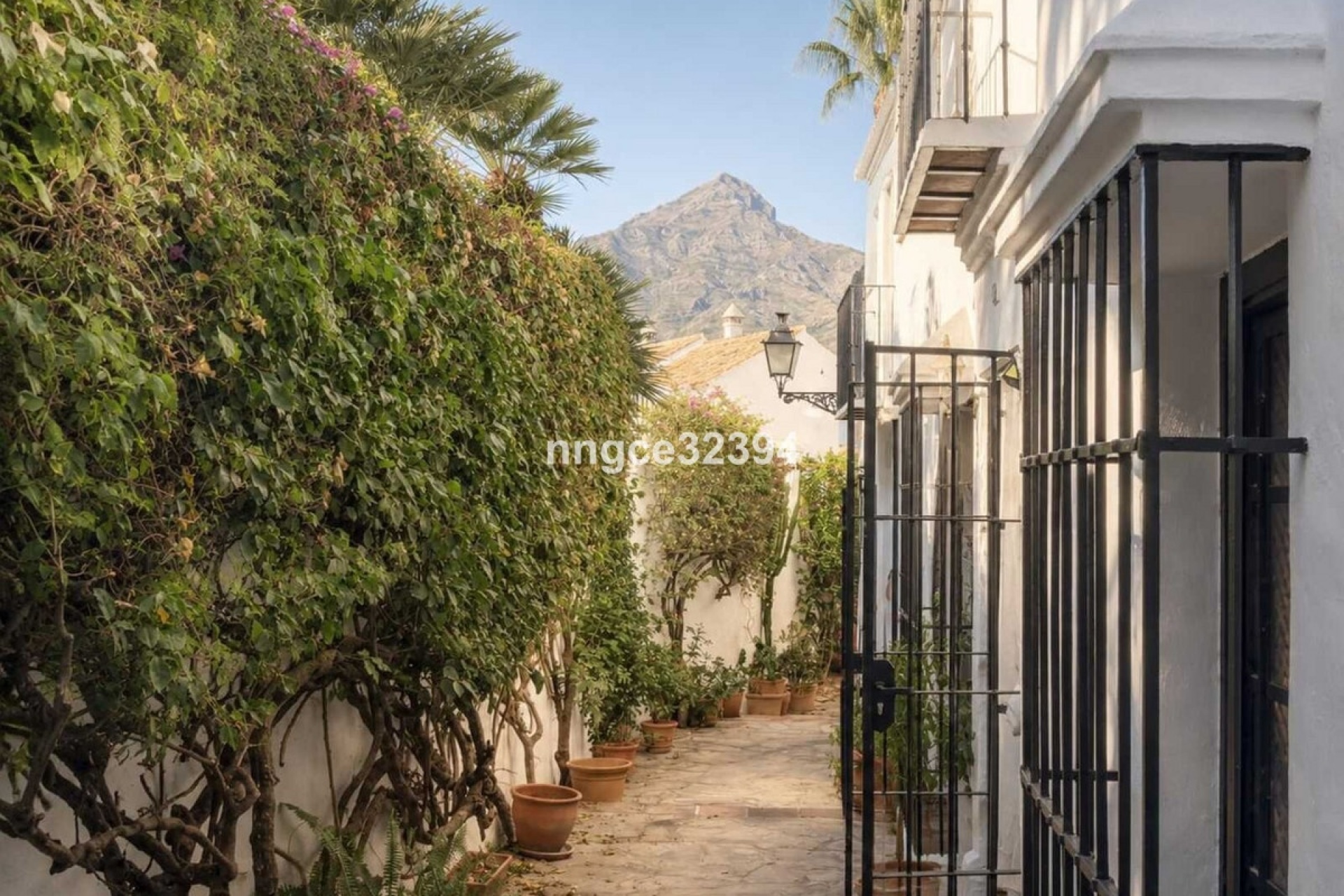 Resale - Villa - Marbella - Nueva Andalucía