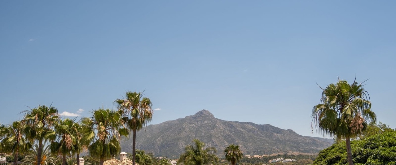 Resale - Villa - Marbella - Nueva Andalucía