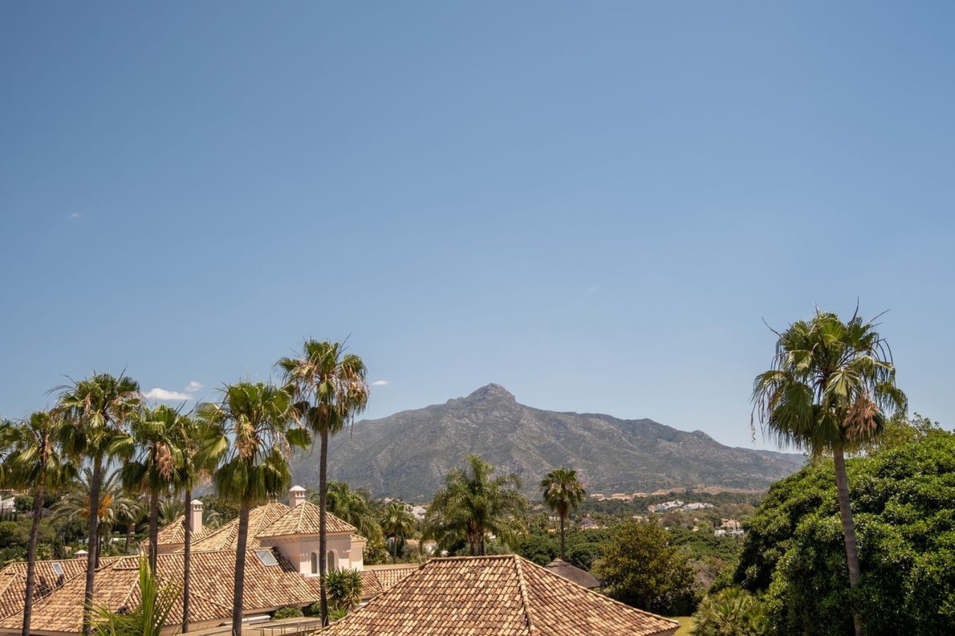 Resale - Villa - Marbella - Nueva Andalucía