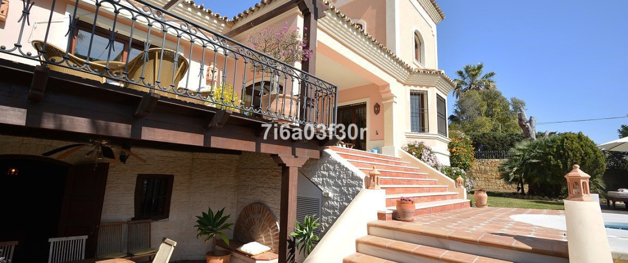 Resale - Villa - Marbella - Nueva Andalucía