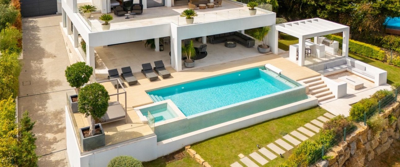 Resale - Villa - Marbella - Nueva Andalucía