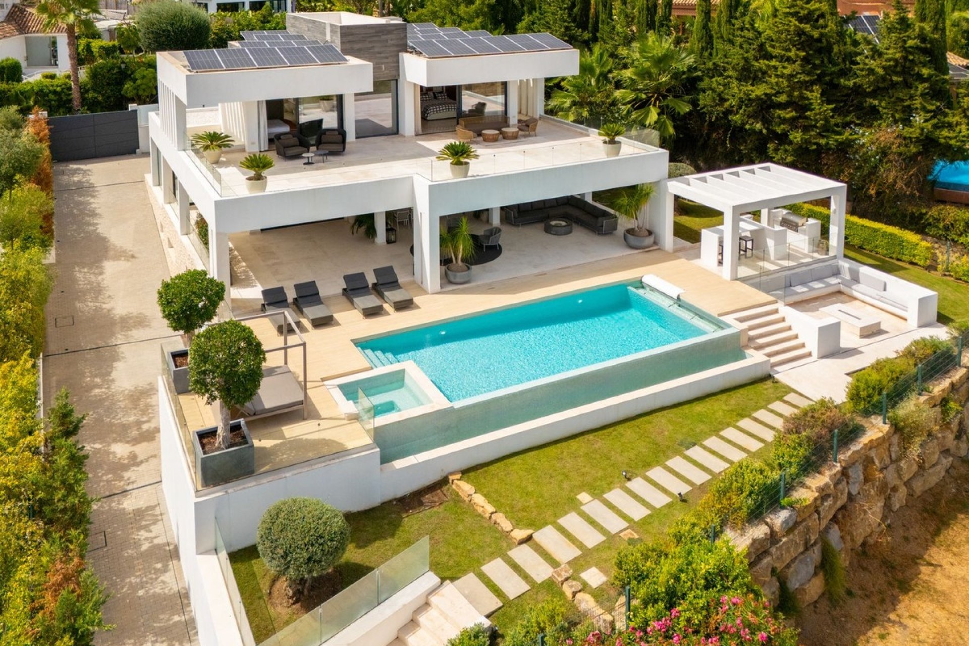 Resale - Villa - Marbella - Nueva Andalucía