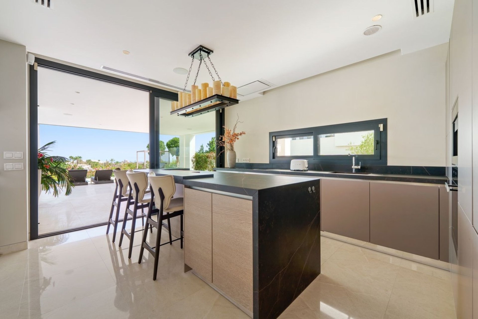 Resale - Villa - Marbella - Nueva Andalucía