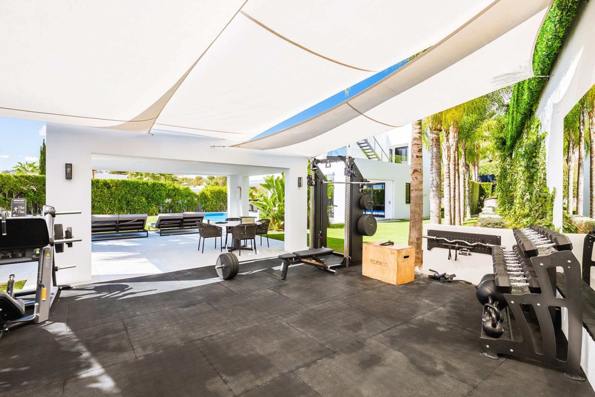 Resale - Villa - Marbella - Nueva Andalucía