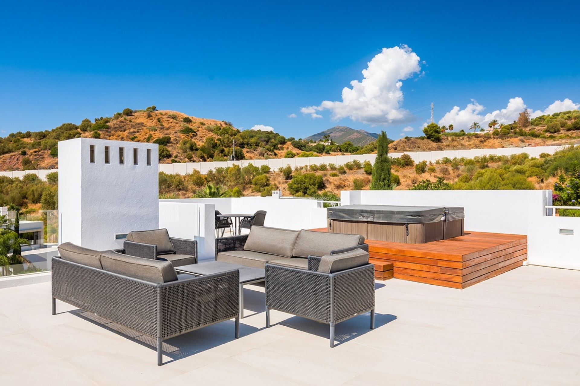 Resale - Villa - Marbella - Nueva Andalucía