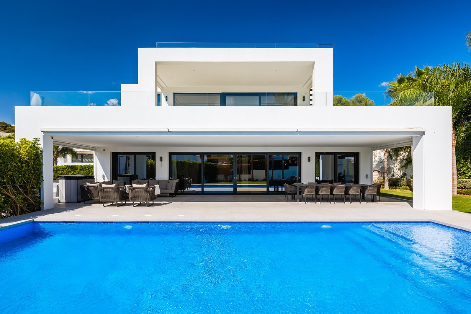 Resale - Villa - Marbella - Nueva Andalucía