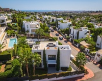 Resale - Villa - Marbella - Nueva Andalucía
