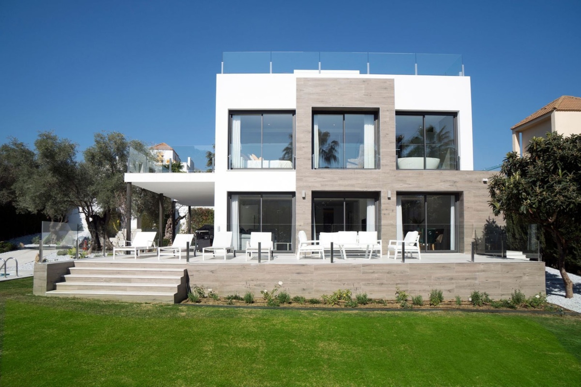 Resale - Villa - Marbella - Nueva Andalucía