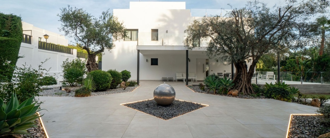 Resale - Villa - Marbella - Nueva Andalucía