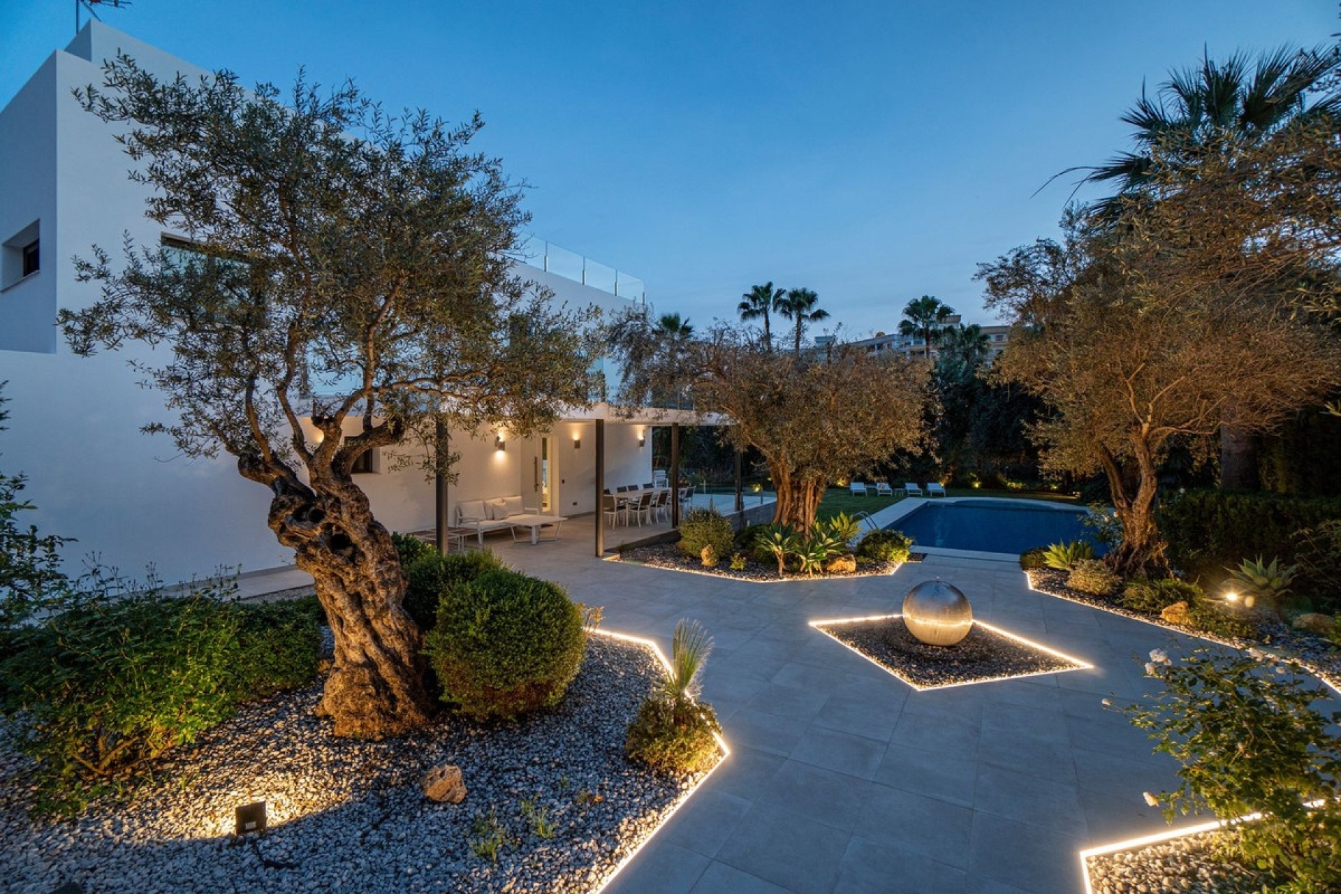 Resale - Villa - Marbella - Nueva Andalucía