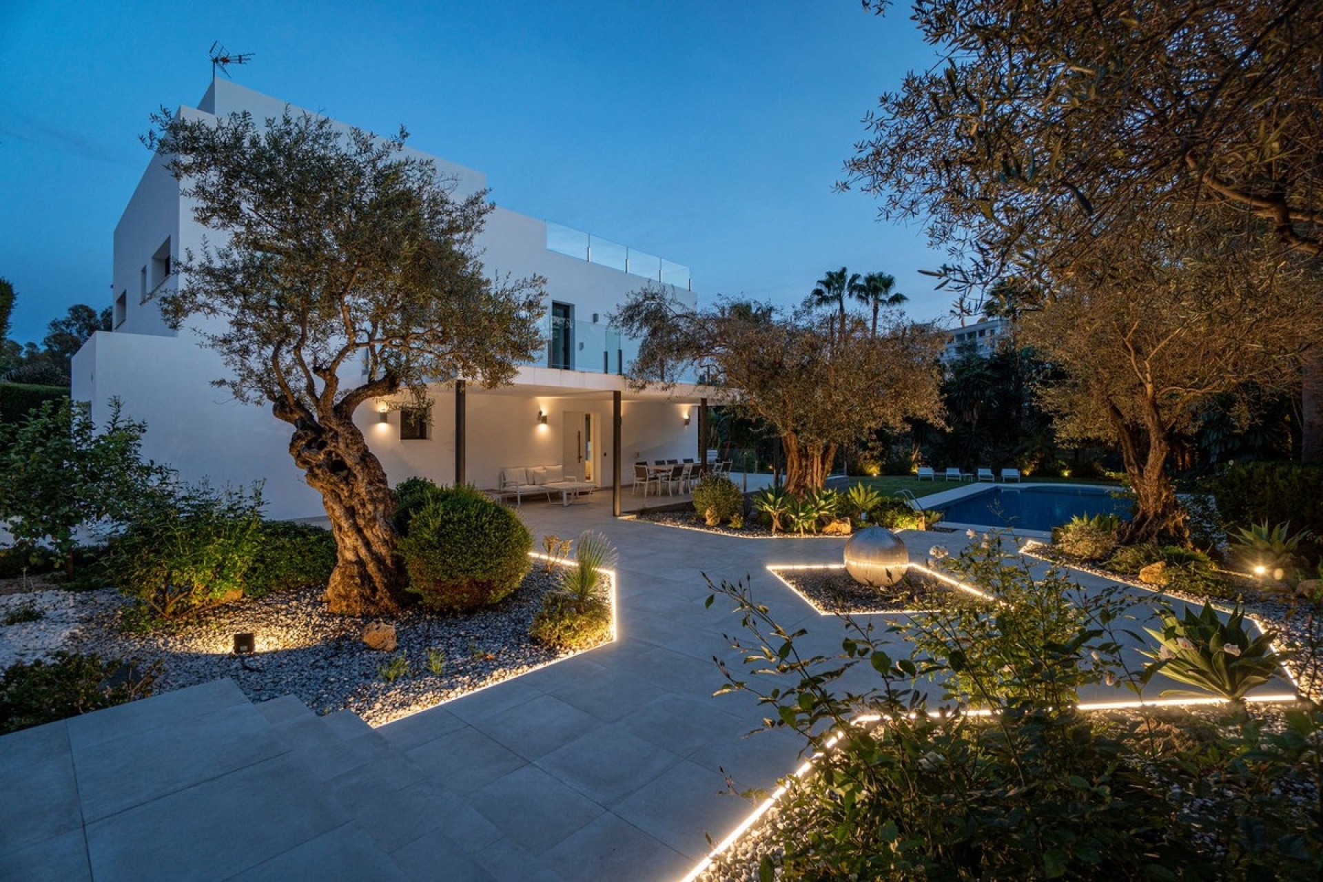 Resale - Villa - Marbella - Nueva Andalucía