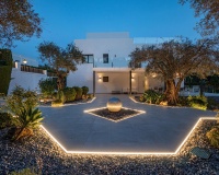 Resale - Villa - Marbella - Nueva Andalucía